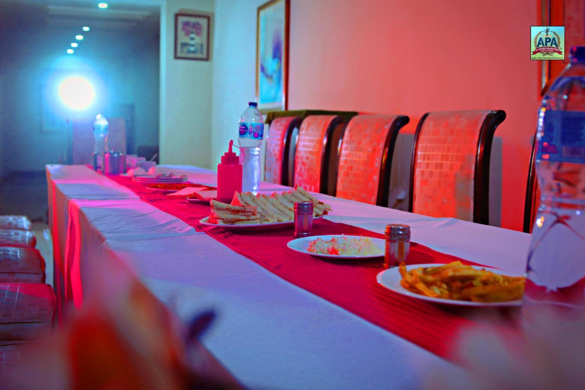 Quick Continental Hotel - Jail Road Lahore Buitenkant foto