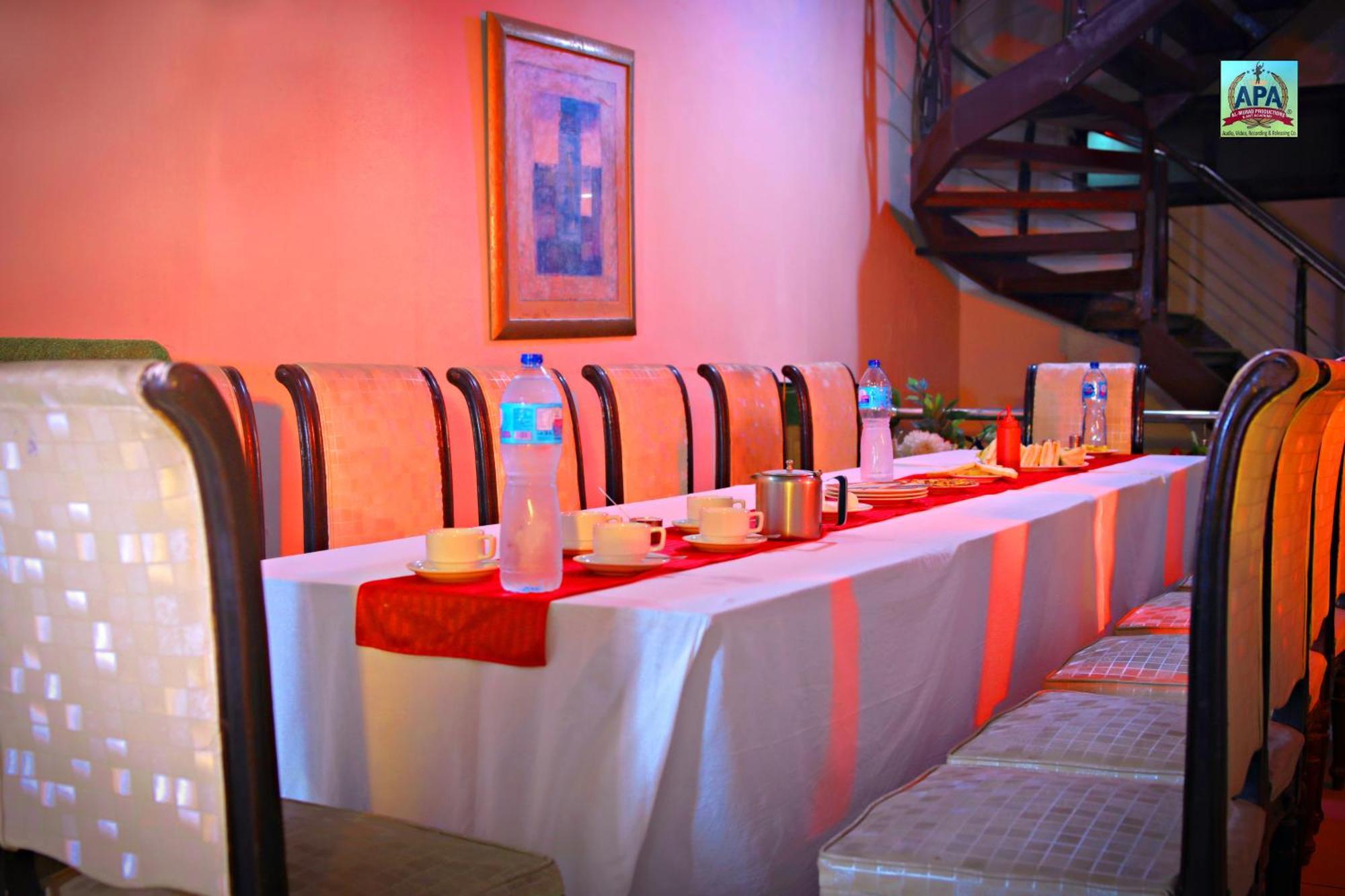 Quick Continental Hotel - Jail Road Lahore Buitenkant foto