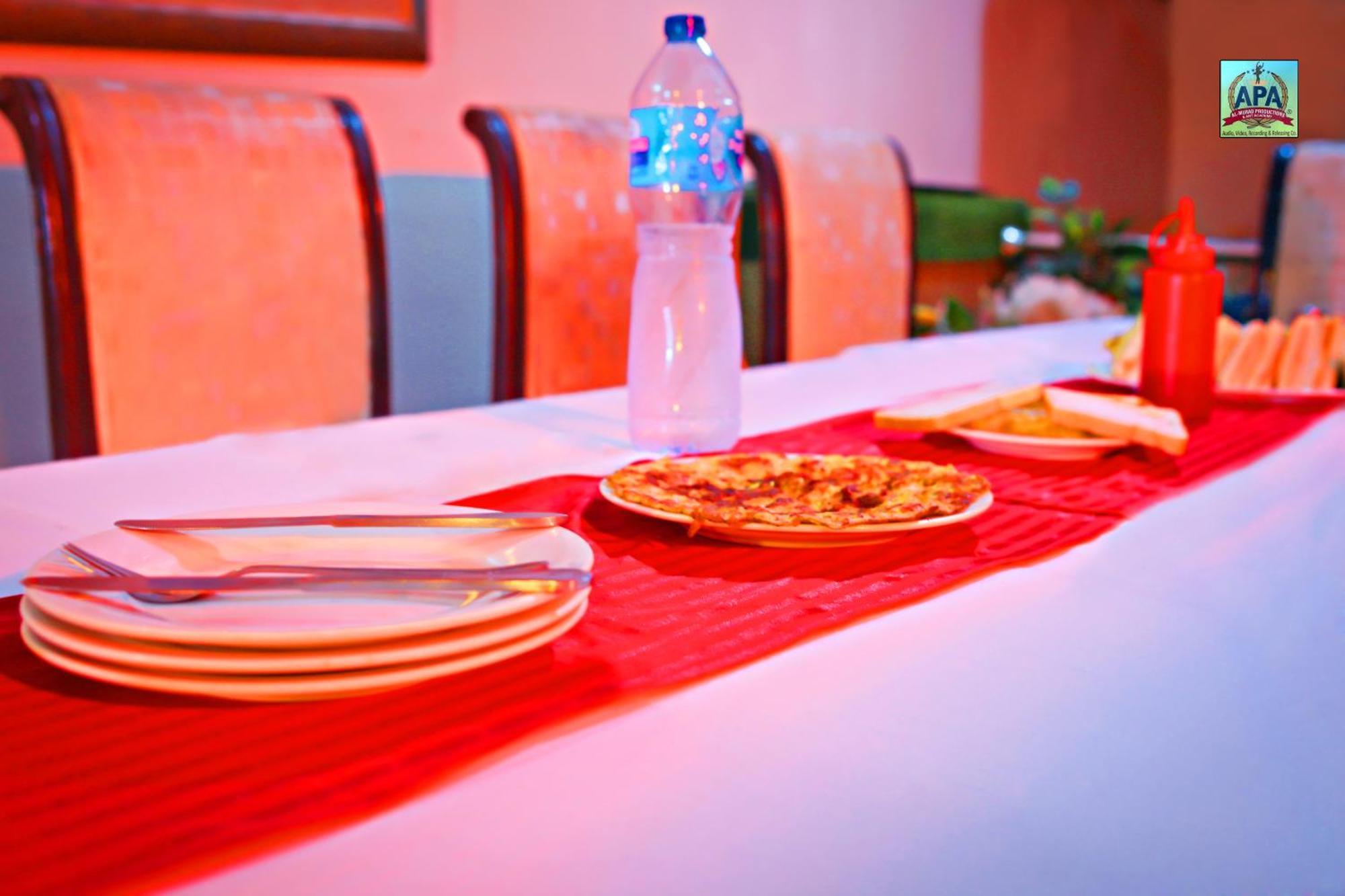 Quick Continental Hotel - Jail Road Lahore Buitenkant foto