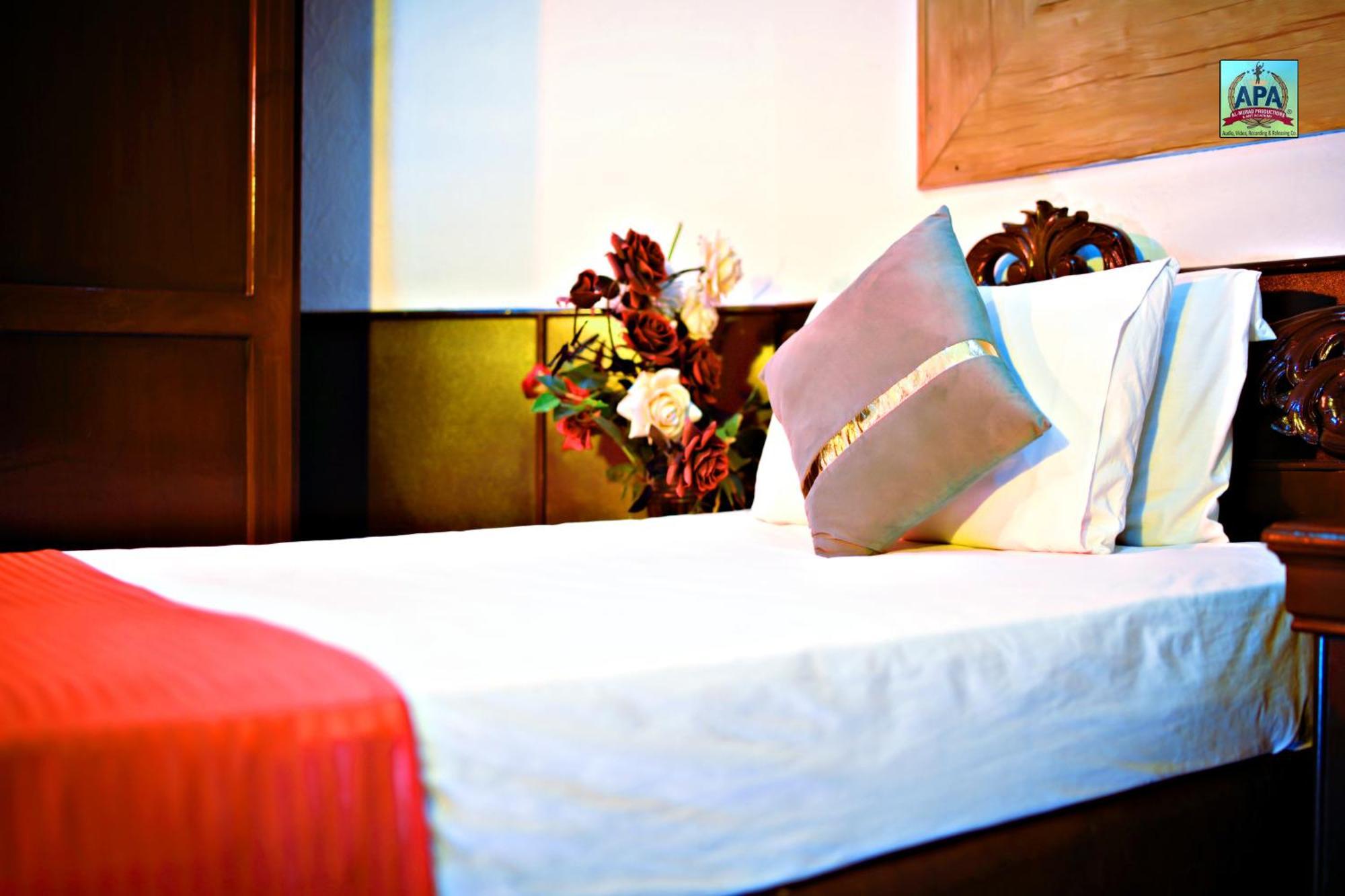 Quick Continental Hotel - Jail Road Lahore Buitenkant foto