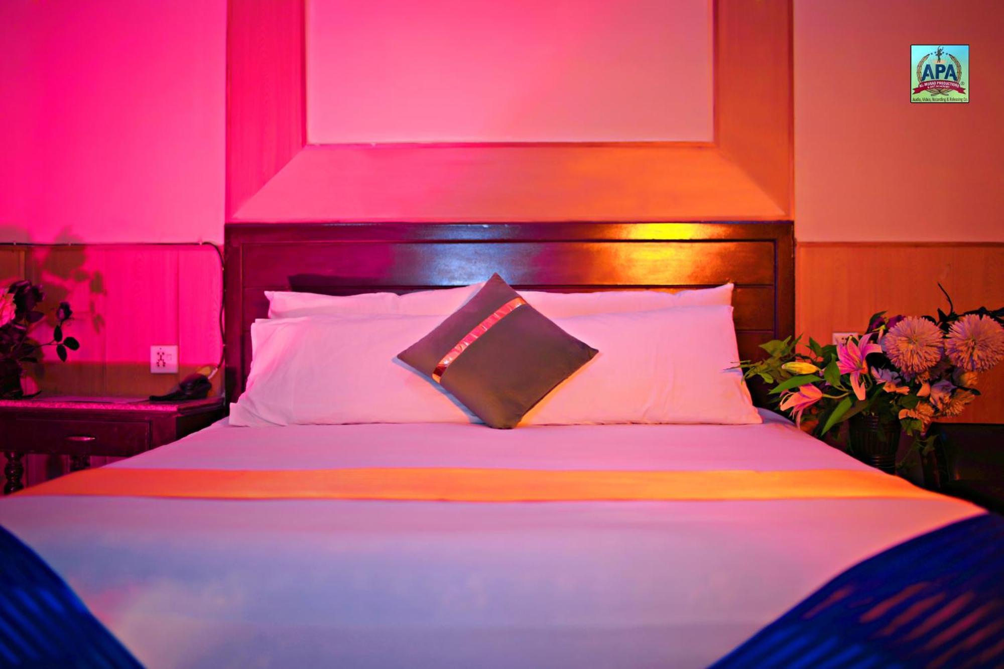 Quick Continental Hotel - Jail Road Lahore Buitenkant foto