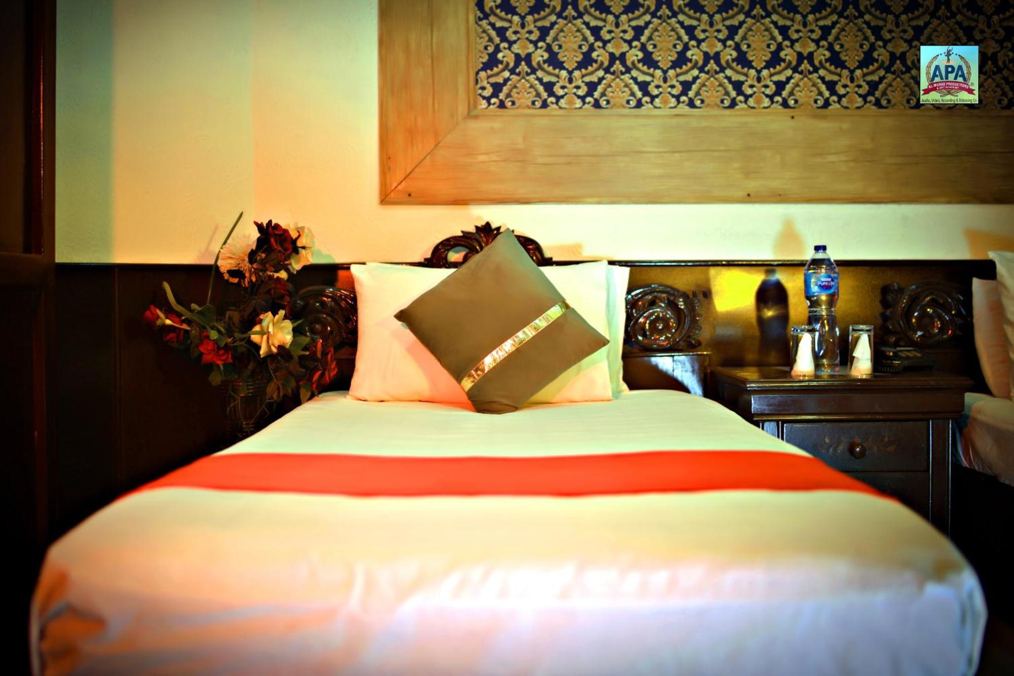 Quick Continental Hotel - Jail Road Lahore Buitenkant foto