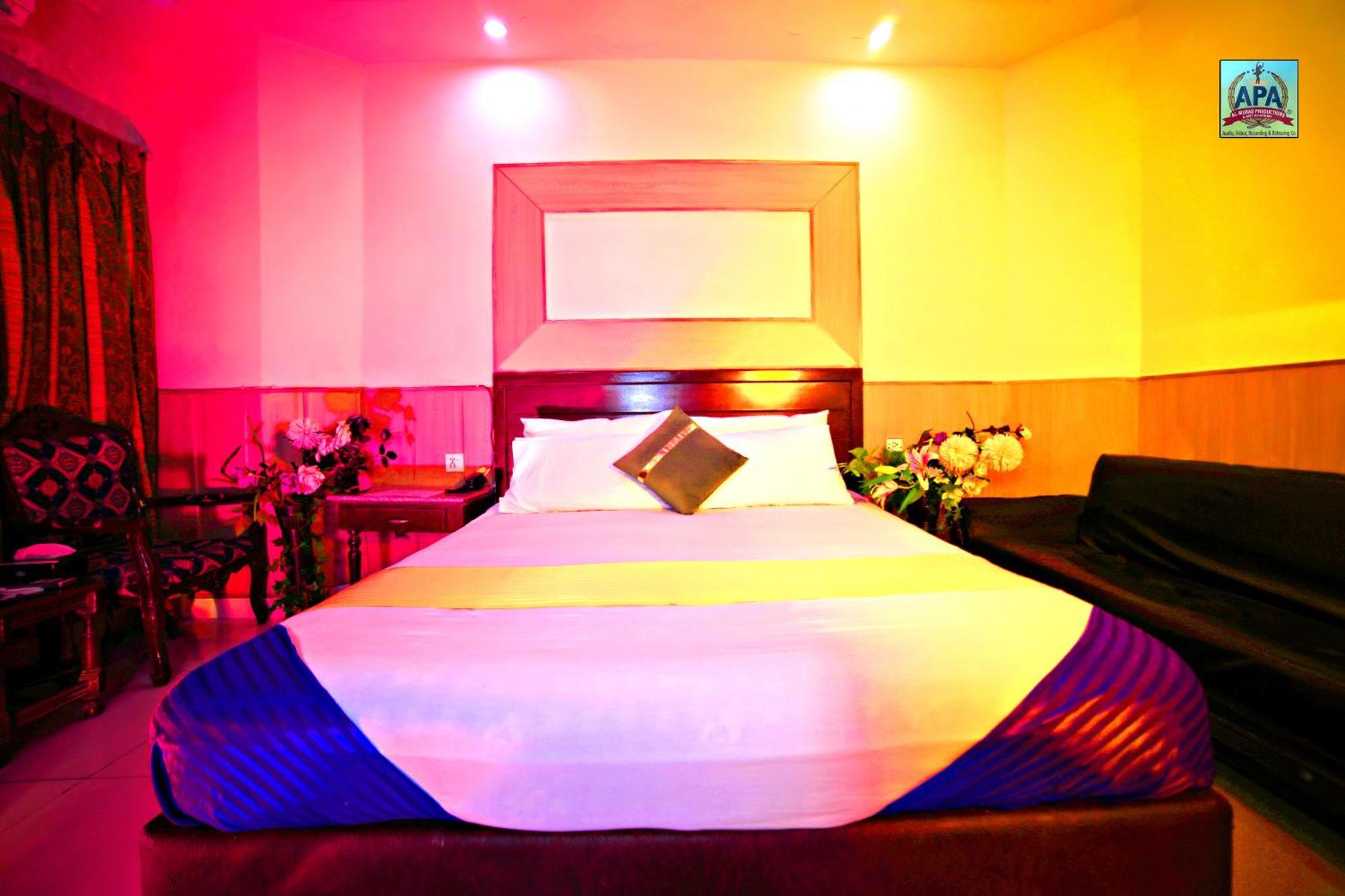 Quick Continental Hotel - Jail Road Lahore Buitenkant foto