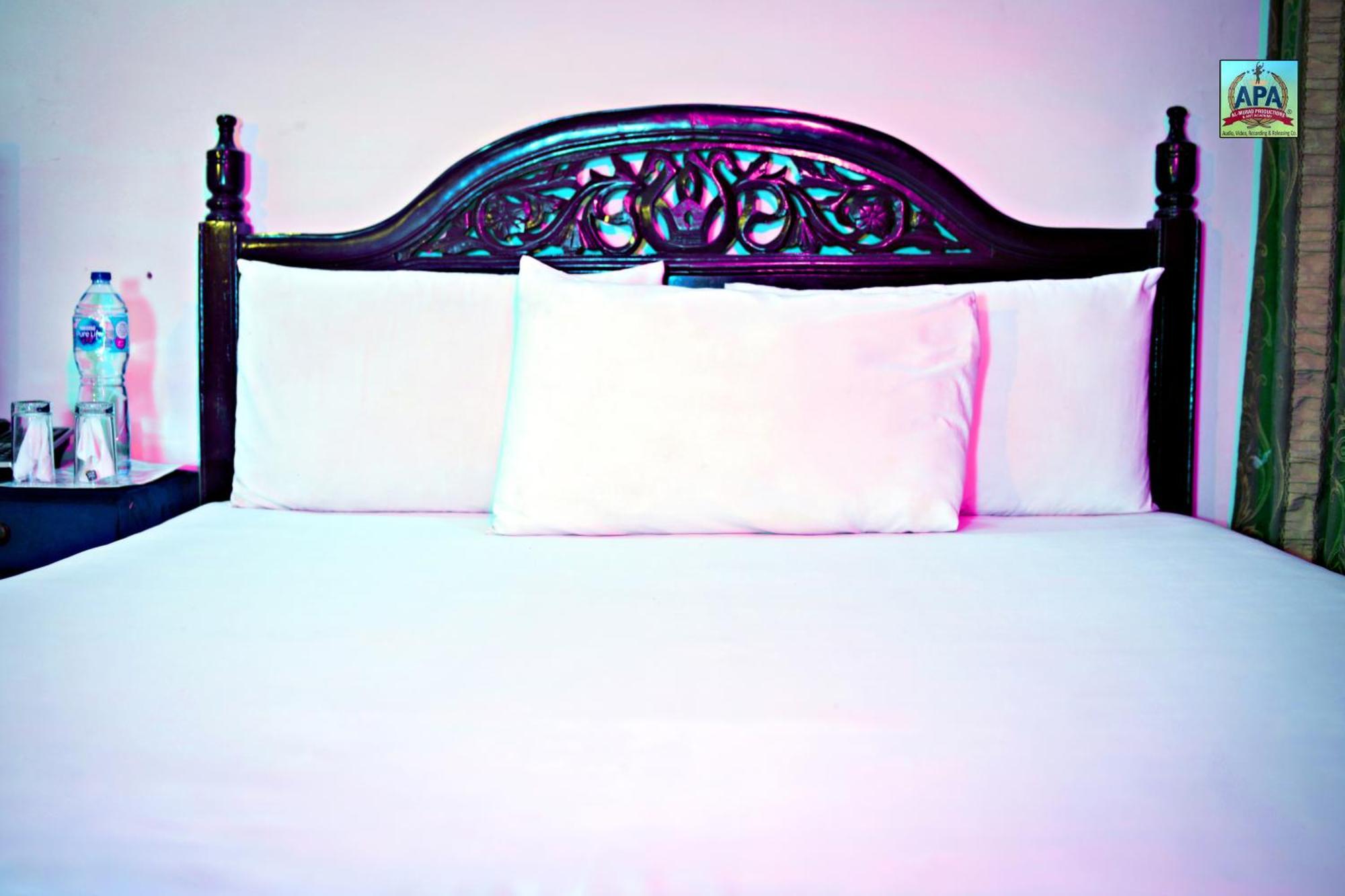 Quick Continental Hotel - Jail Road Lahore Buitenkant foto