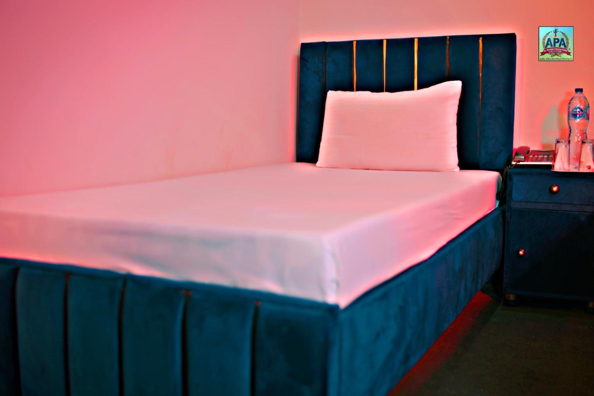 Quick Continental Hotel - Jail Road Lahore Buitenkant foto